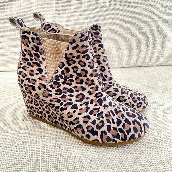 TOMS Suede Wedge Booties Kelsey Leopard, Stretch Slip On, Womens Size 7.5 B - Picture 1 of 11
